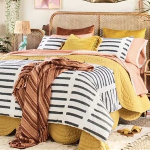 Target OPALHOUSE x JUNGALOW black & white bedspread twin double - Picture 1 of 11